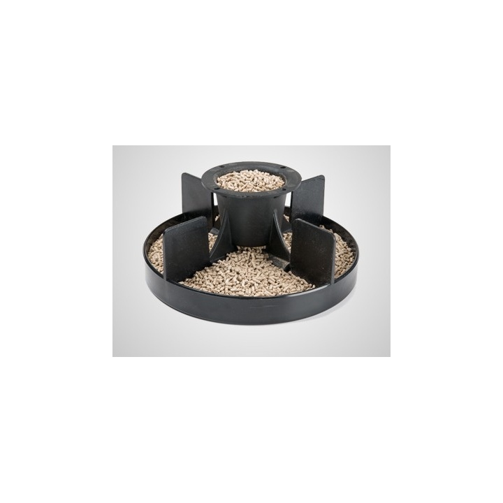 Large feed pan